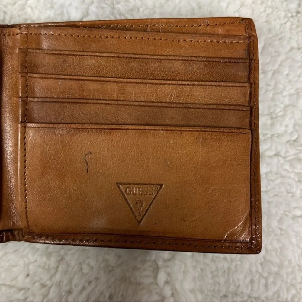 GUESS Tan Camel Brown Genuine Leather Billfold Bifold Wallet